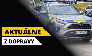 Na diaľnici D1 pri Ilave v smere na Bratislavu horí vozidlo, úsek je prejazdný len v jednom pruhu