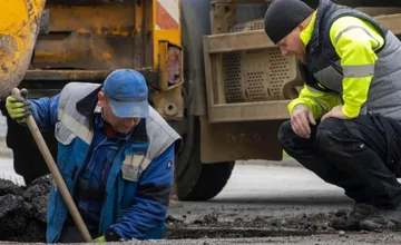Pozor, na myjavskom námestí sa stala ďalšia porucha, obyvatelia sú odstavení od pitnej vody a čaká ich rozkopávka cesty