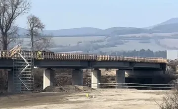 VIDEO: Po rokoch obmedzení stoja Bierovské mosty, do konca júna by mohla byť ukončená výstavba  predraženého úseku