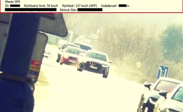 V Dubnici nad Váhom jazdil vodič viac ako dvojnásobnou rýchlosťou. Za 127 km/h v obci dostal pokutu 800 eur