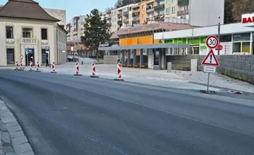 Trenčania debatujú, už sa nevedia dočkať, kedy bude konečne v prevádzke nová zastávka na Braneckého