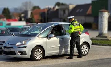 Polícia kontrolovala vodičov v okrese Nové Mesto nad Váhom. Zistila 19 priestupkov za volantom a dvoch opitých cyklistov