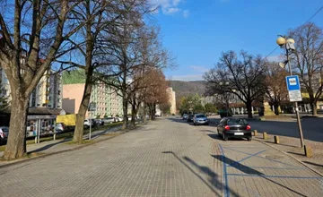 Na Námestí slobody v Púchove budú opravovať potrubie v havarijnom stave, od pondelka čakajte dopravné obmedzenia 