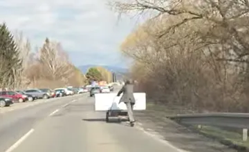 VIDEO: Vodiči, stala sa nehoda za Trenčínom pri Kostolnej, zdržíte sa obojsmerne, pozor treba dať aj pred Prievidzou 