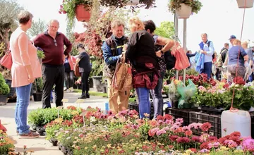 FOTO: Záhradkársky veľtrh v Trenčíne oslavuje 30 rokov, prinesie historickú žatvu, odborníkov aj veľkú detskú zónu