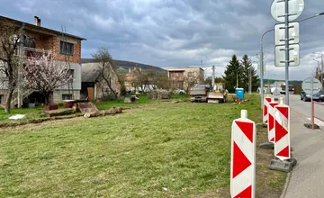 FOTO: Trenčín získal voľný pozemok, pripravuje projekt, ktorý zlepší dostupnosť a organizáciu parkovania v Zlatovciach
