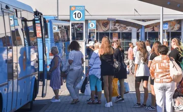 Po fiasku s miliónovými ponukami spúšťa Trenčianska župa nový tender, chce férovejšiu a lacnejšiu autobusovú dopravu