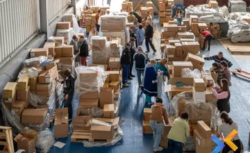 Z Trenčína vypravili na Ukrajinu už 75-tisíc balíkov humanitárnej pomoci, rodiny z nich žijú niekoľko týždňov