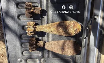 V lese neďaleko Novej Bošáce objavili míny z druhej svetovej vojny, na mieste zasahoval policajný pyrotechnik