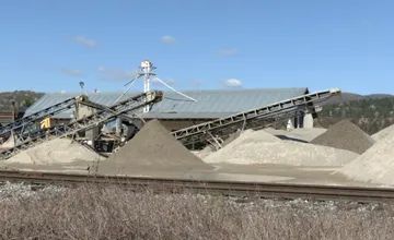 Štrkovňu v Ilave zastavili, problémy sa však len presunuli naspäť do susednej obce