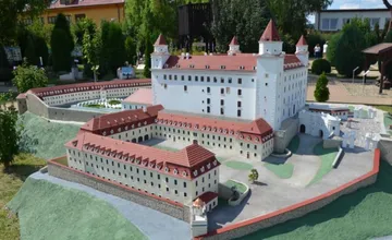 FOTO: Za jediný deň precestujete celé Slovensko, park miniatúr v Podolí odhaľuje hrady a zámky tak, ako ich už neuvidíte