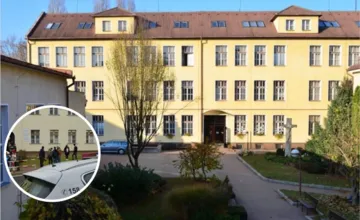 Súd uzavrel prípad Adama z Nového Mesta, ktorý airsoftovou zbraňou strieľal na spolužiakov. Namiesto trestu dostal iba..