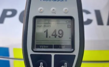 Policajti v Púchove zadržali muža, ktorý si za volant sadol s extrémnou hladinou alkoholu v krvi