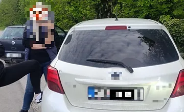 Na cestách v okolí Púchova majú výčínať dve ženy, svedkovia hovoria o agresívnom a riskantnom správaní vodičiek