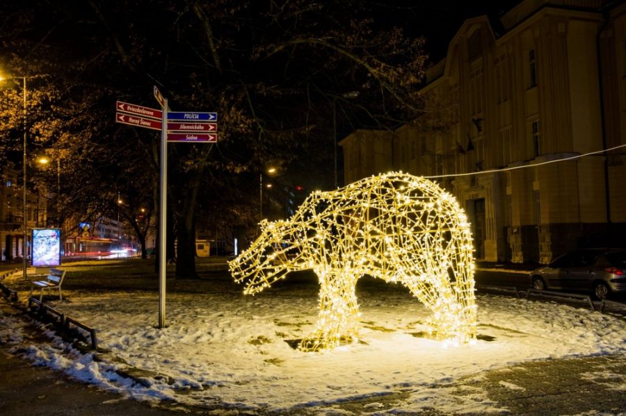 Vianočné svetielka v Trenčíne tento rok oživili mesto inak, pozrite sa ako vyzerá vianočná atmosféra, foto 1