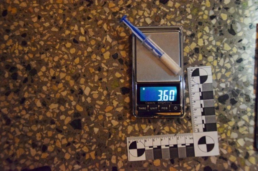 Protidrogová razia v Považskej Bystrici dopadla úspešne, polícia zadržala 4 osoby a metamfetamín, foto 1