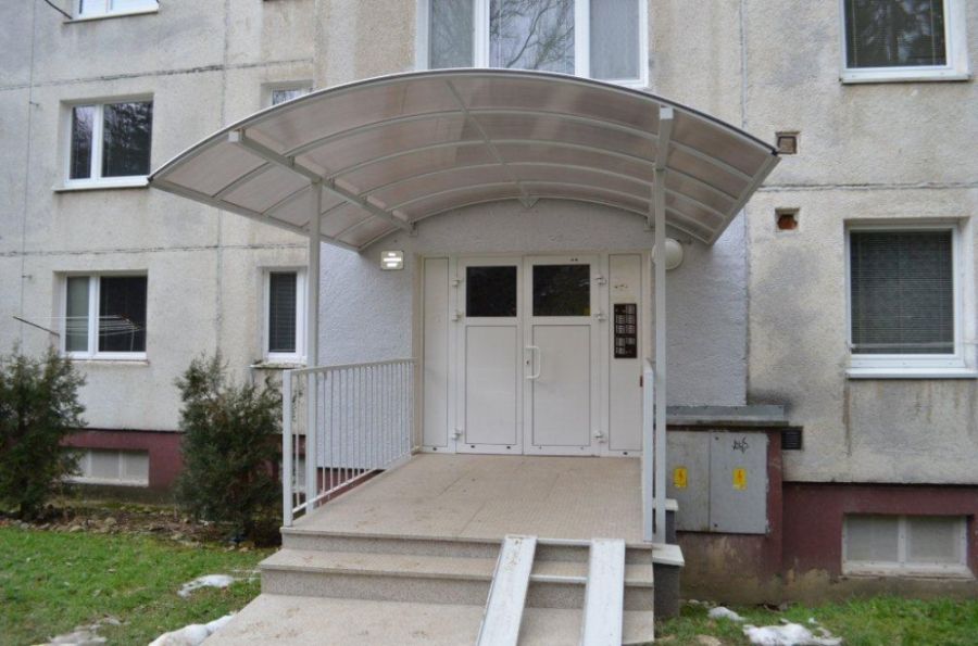 Protidrogová razia v Považskej Bystrici dopadla úspešne, polícia zadržala 4 osoby a metamfetamín, foto 6