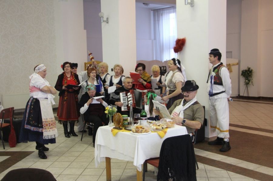 Na fašiangovej zábave a posedení v Prievidzi sa zúčastnili aj zástupcovia Trenčianskeho kraja, foto 9
