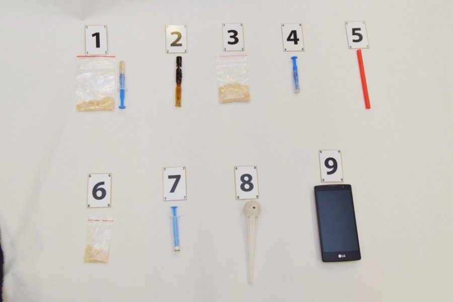 Nepoučiteľnú dílerku drog zadržali aj s pervitínom v hodnote 450 eur v Novej Dubnici, foto 2