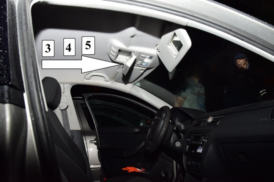 Nepoučiteľnú dílerku drog zadržali aj s pervitínom v hodnote 450 eur v Novej Dubnici, foto 4