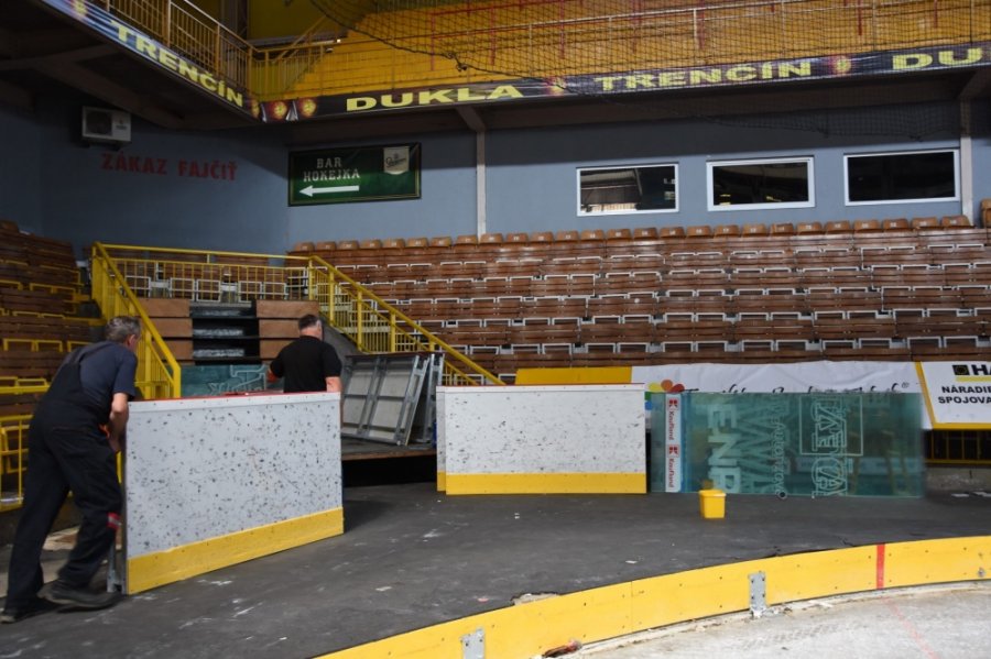 Mesto Trenčín obnovuje chladiarenské zariadenie Zimného štadiónu P. Demitru po viac ako 20 rokoch, foto 2