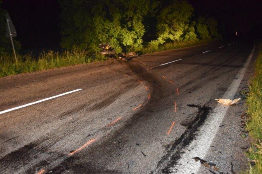 Pri nehode počas piatkovej noci zahynul 38-ročný vodič, zraneniam podľahol na mieste nehody, foto 2