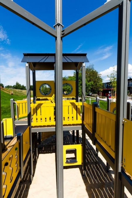 Mestská časť Stred sa už čoskoro bude tešiť z nového detského ihriska, otvoria ho už 1. júna, foto 18