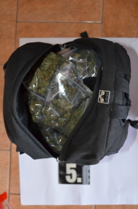 Policajti v Partizánskom zaistili 1 102 gramov marihuany v hodnote viac ako 8 000 eur, foto 4