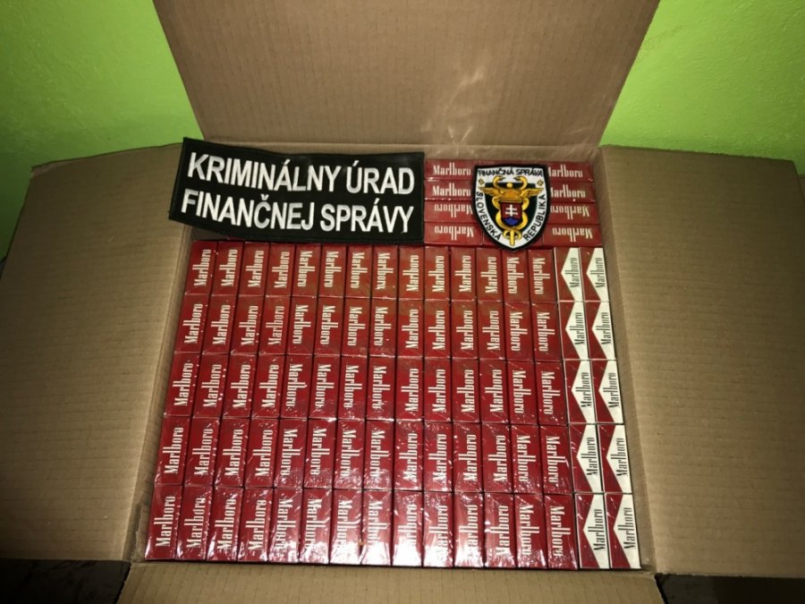 Veľké množstvo nelegálnych tabakových výrobkov zadržali colníci v Bánovciach nad Bebravou, foto 3