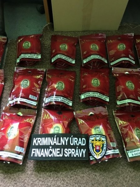 Veľké množstvo nelegálnych tabakových výrobkov zadržali colníci v Bánovciach nad Bebravou, foto 5
