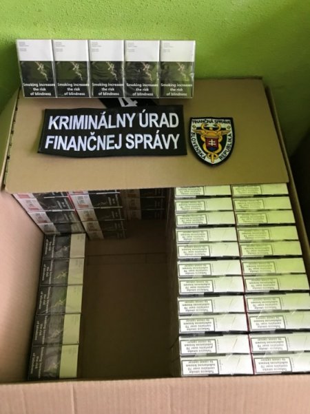 Veľké množstvo nelegálnych tabakových výrobkov zadržali colníci v Bánovciach nad Bebravou, foto 6