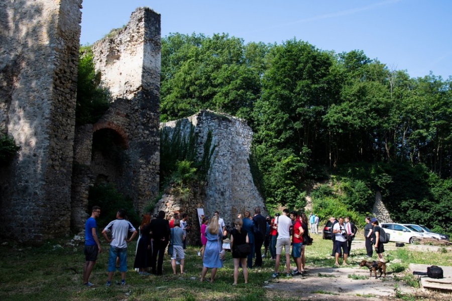 Trenčiansky hrad sa dočkal - začína sa rekonštrukcia južného opevnenia, pribudne aj nový vstup, foto 1