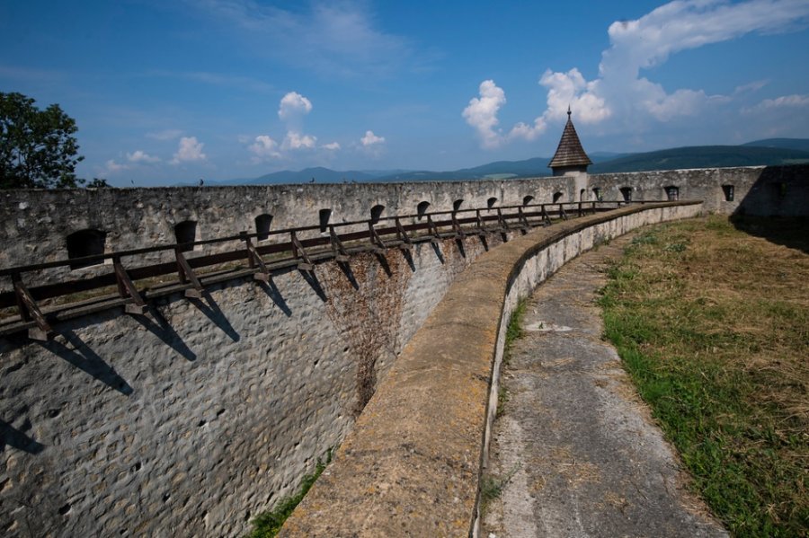 Trenčiansky hrad sa dočkal - začína sa rekonštrukcia južného opevnenia, pribudne aj nový vstup, foto 5