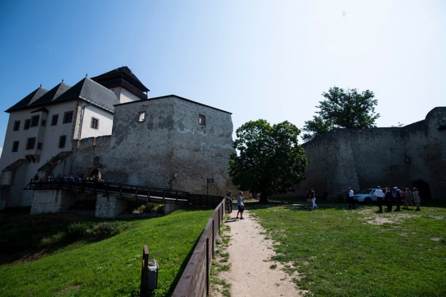 Trenčiansky hrad sa dočkal - začína sa rekonštrukcia južného opevnenia, pribudne aj nový vstup, foto 6