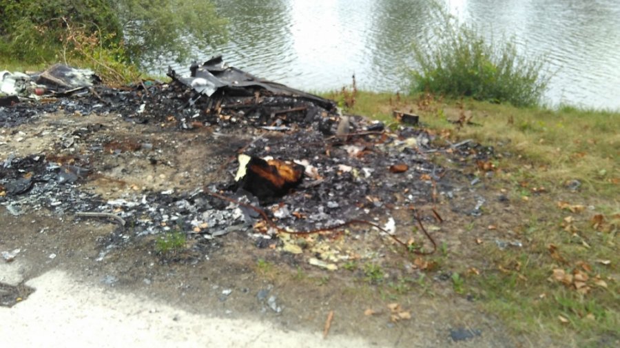 Aj v meste Trenčín dnes pomáhali dobrovoľníci z viacerých firiem v rámci projektu Naše Mesto, foto 22