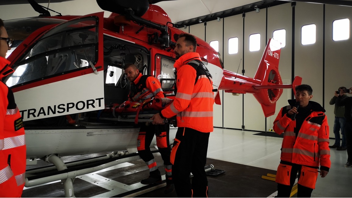 FOTO: Leteckí záchránari v Trenčíne patria medzi najvyťaženejších. Od dnes sú aj najmodernejší, foto 3