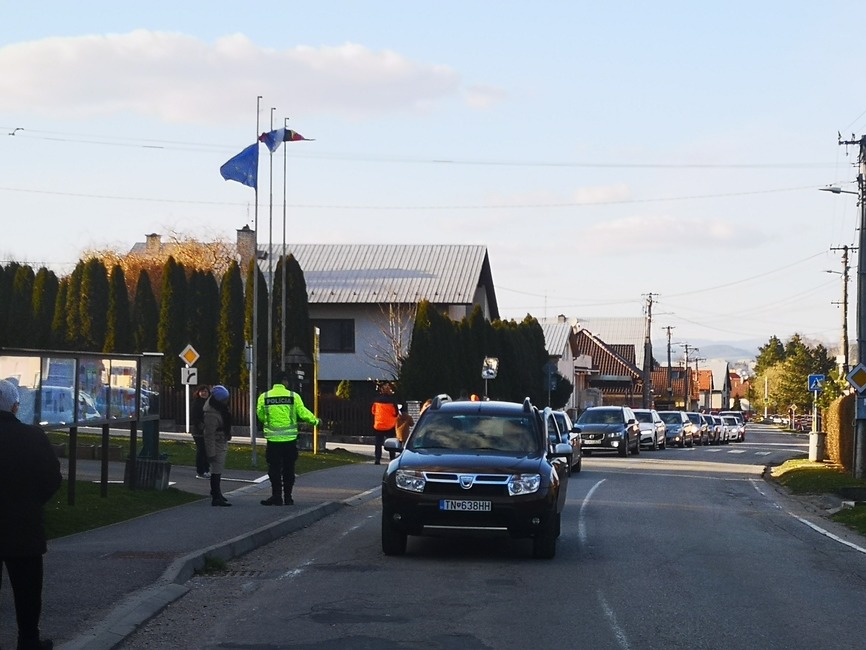 FOTO: Po slovách prešli k činom. Deti s rodičmi a seniormi zablokovali dopravu, foto 12
