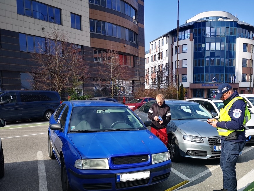 FOTO: Parkovacia politika v Trenčíne pod paľbou kritiky. Mestský poslanec sa obrátil na prokuratúru. , foto 2