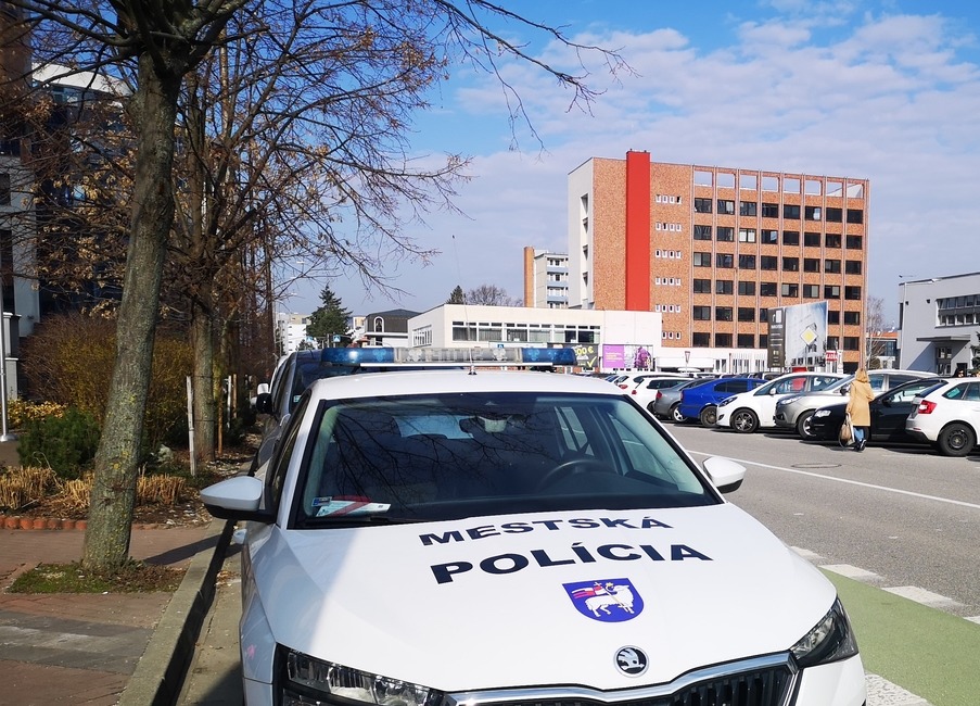 FOTO: Parkovacia politika v Trenčíne pod paľbou kritiky. Mestský poslanec sa obrátil na prokuratúru. , foto 3