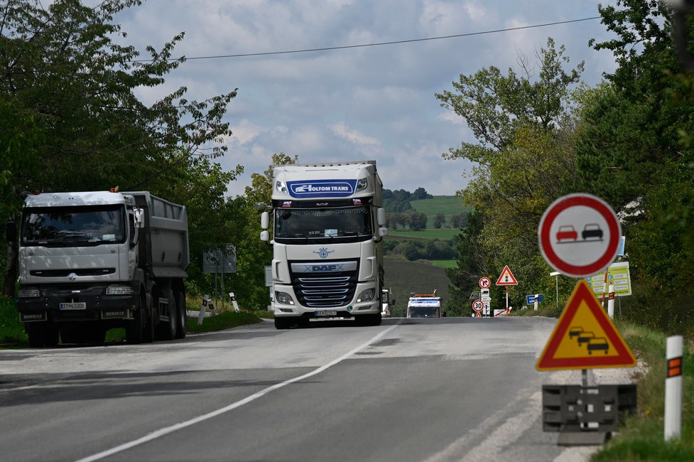 FOTO: Úsek medzi Myjavou a Novým Mestom nad Váhom v druhej etape rekonštrukcie, foto 5