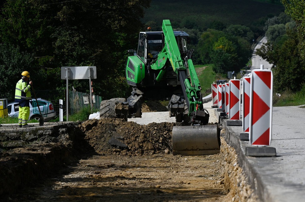 FOTO: Úsek medzi Myjavou a Novým Mestom nad Váhom v druhej etape rekonštrukcie, foto 2