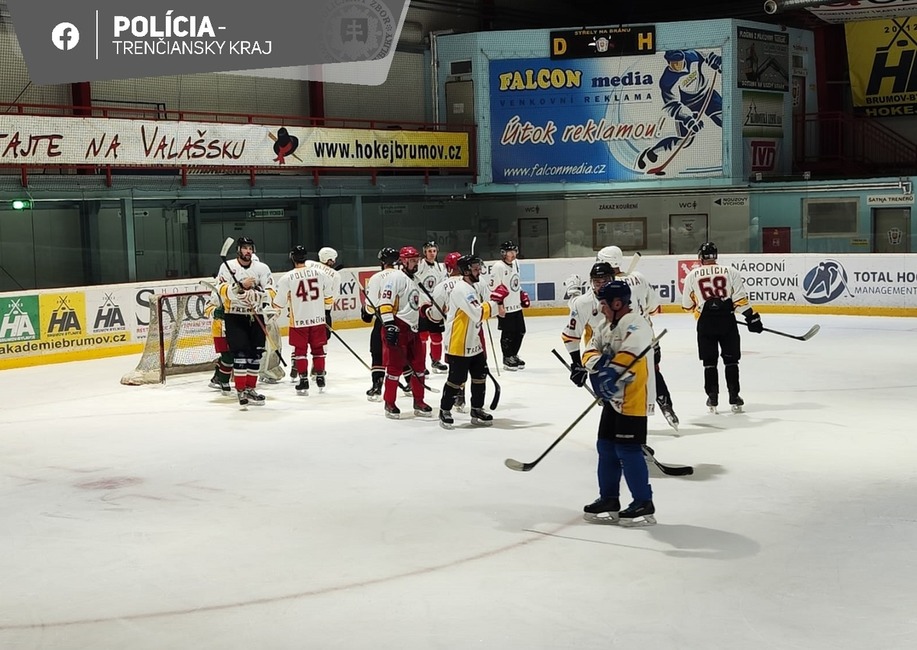 FOTO: Turnaj policatov v ľadovom hokeji, foto 7