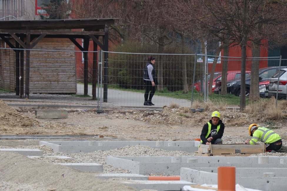 FOTO: Dubničania by sa vynoveného námestia mohli dočkať už v auguste. Práce podľa mesta pokračujú podľa harmonogramu, foto 2