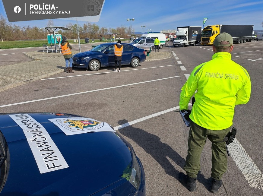 FOTO: Polícia kontrolovala dodržiavanie predpisov na diaľnici, foto 1