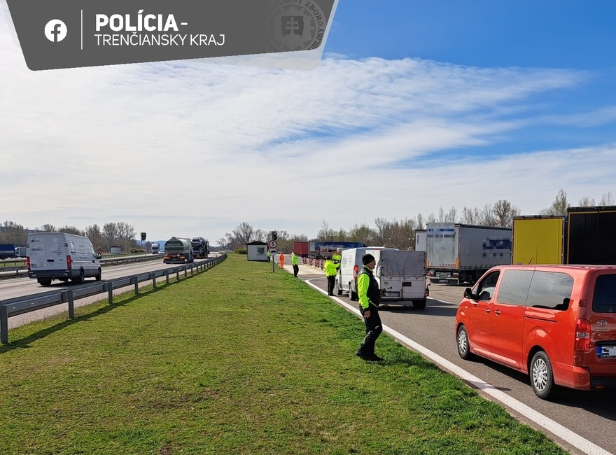 FOTO: Polícia kontrolovala dodržiavanie predpisov na diaľnici, foto 2