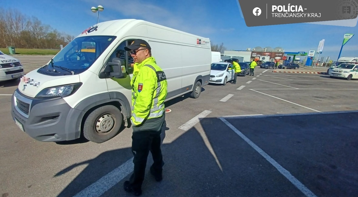 FOTO: Polícia kontrolovala dodržiavanie predpisov na diaľnici, foto 4