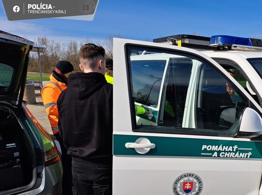 FOTO: Polícia kontrolovala dodržiavanie predpisov na diaľnici, foto 5