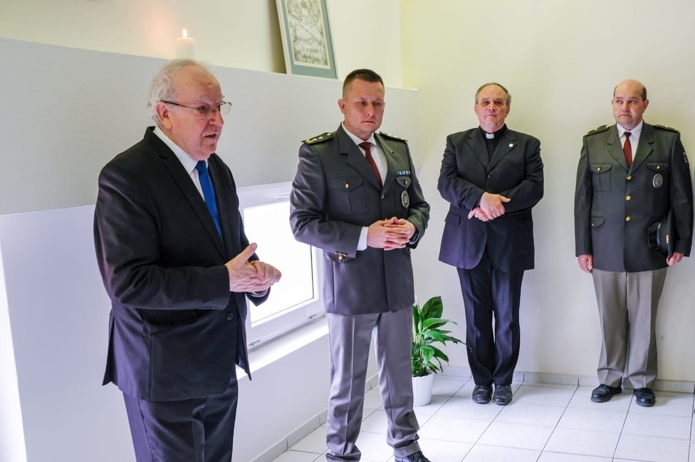 FOTO: Odhalenie pamätnej tabule kpt. Mgr. Marcela Skybu, foto 3