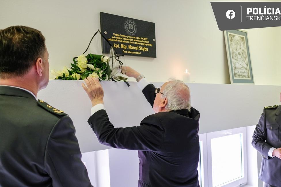 FOTO: Odhalenie pamätnej tabule kpt. Mgr. Marcela Skybu, foto 6