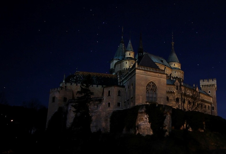 FOTO: Na Bojnickom zámku bude strašiť. Po rokoch sa tam opäť vracajú strašidlá, foto 4